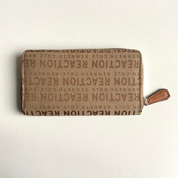 Reaction Kenneth Cole Wallet - Picture 4 of 4
